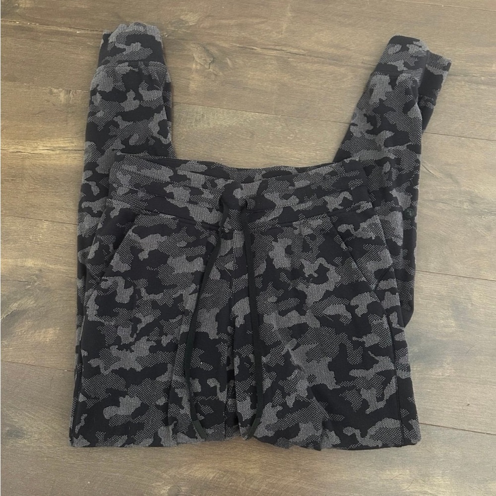 Lululemon joggers